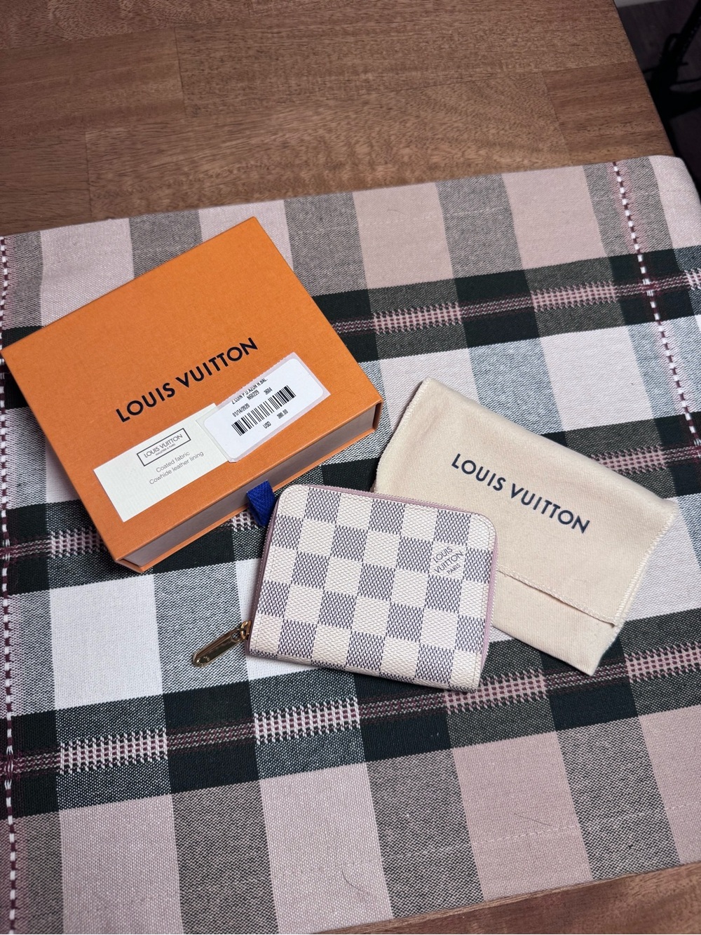 Louis Vuitton Zippy Coin Purse in Damier Azur Canvas, Rose Ballerine Interior